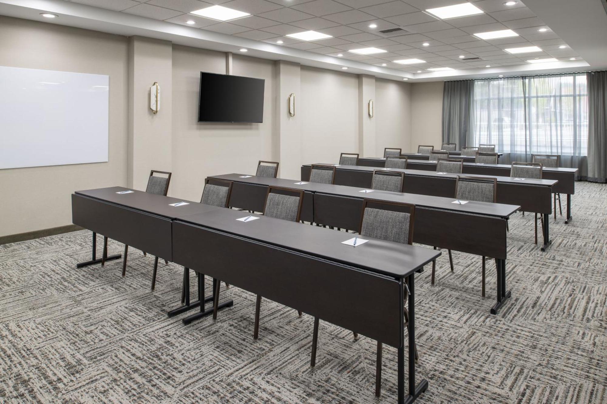 Hotel Fairfield By Marriott 3*